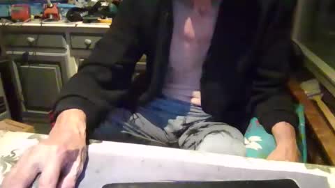 Snapshot of peter_on_kik chatting on 10.19.25 make me cum in pvt dutch german daddy c2c bigcock online show from 10.19.25