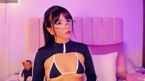 Snapshot of petit_rosseowo chatting on 09.27.25 Im Rosse but u can call me Rossie or Rosita . online show from 09.27.25