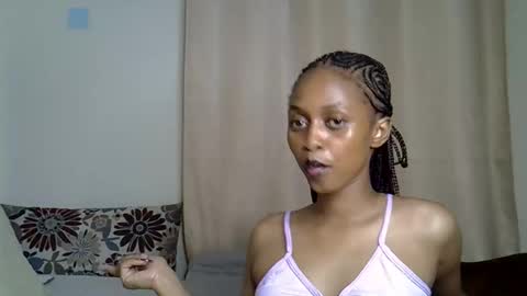 Snapshot of petitecaramell chatting on 10.15.25 Caramel online show from 10.15.25