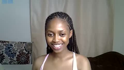 Snapshot of petitecaramell chatting on 10.18.25 Caramel online show from 10.18.25