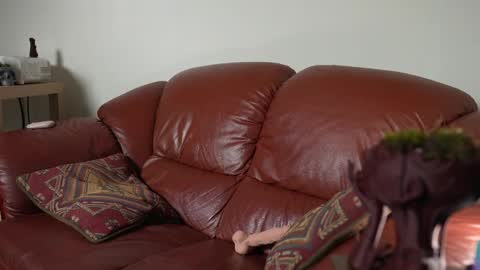 Snapshot of petitecut chatting on 03.11.25 caracal online show from 03.11.25