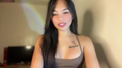 Snapshot of petitegirlx69 chatting on 02.16.25 miss lisa online show from 02.16.25