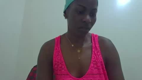 Snapshot of petitegirly12 chatting on 10.21.25 petitegirly12 online show from 10.21.25