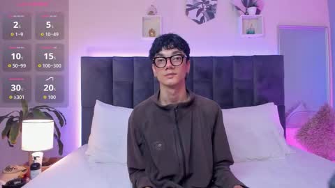 Snapshot of phillicious_ chatting on 09.17.25 Phillip online show from 09.17.25