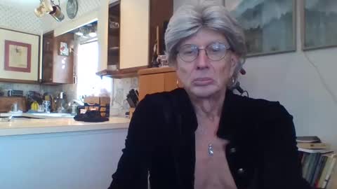 Snapshot of phillipa1023 chatting on 01.22.25 phillipa online show from 01.22.25