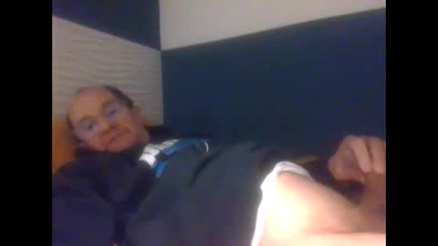 Snapshot of pichoun71 chatting on 02.24.25 pichoun71 online show from 02.24.25