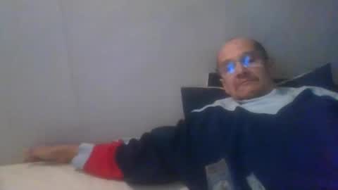 Snapshot of pichoun71 chatting on 11.10.25 pichoun71 online show from 11.10.25