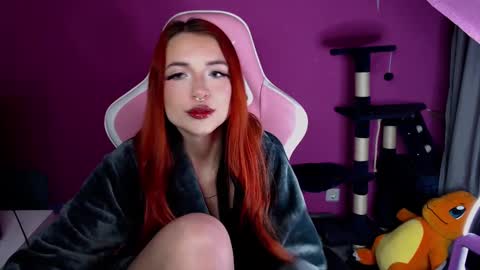 Snapshot of pichuccinox chatting on 03.06.25 Mia online show from 03.06.25