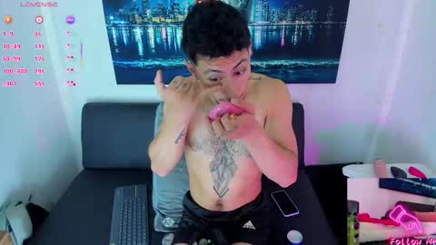 Snapshot of piggy_eddy chatting on 10.13.25 Eddy Brock... Its a pleasure to talk to... online show from 10.13.25