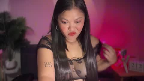 Snapshot of pinay_feb chatting on 09.22.25 Hot Feb online show from 09.22.25