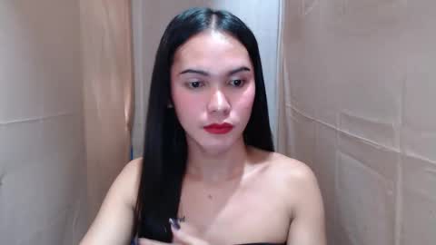 Snapshot of pinaysweatwetlover69 chatting on 09.29.25 celistina Crwford online show from 09.29.25