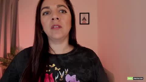 Snapshot of pink_kitten_ chatting on 11.07.25 Eli online show from 11.07.25