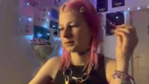 Snapshot of pinkvampire chatting on 09.18.25 Sara online show from 09.18.25