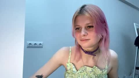 Snapshot of pinkvampire chatting on 10.15.25 Sara online show from 10.15.25