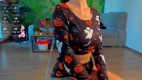 Pinkyishere online show from 10.30.25