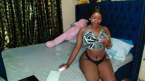 Snapshot of pinkysmiles chatting on 12.11.24 Pinky online show from 12.11.24