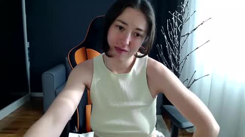 piscesgirl06 online show from 02.17.25