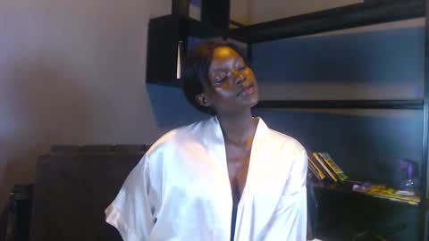 Snapshot of playboytit chatting on 09.17.25 playboytit online show from 09.17.25