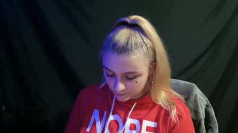 Playfulpixiee online show from 12.11.24