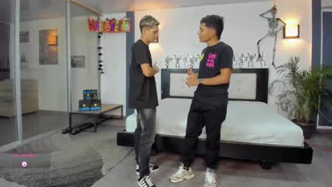   online show from 10.10.25