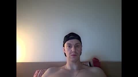 Snapshot of ploki2000 chatting on 02.02.25 Kevin online show from 02.02.25