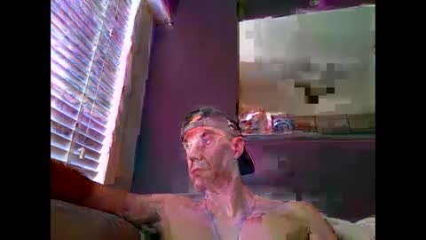 Snapshot of ploki2000 chatting on 02.02.25 Kevin online show from 02.02.25