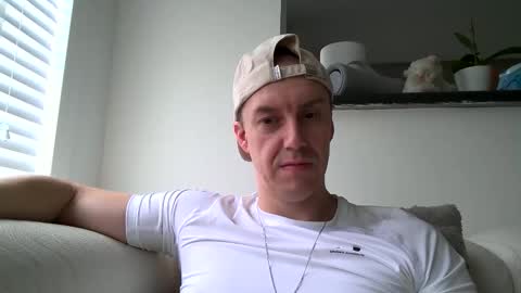 Snapshot of ploki2000 chatting on 10.19.25 Kevin online show from 10.19.25