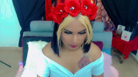 Snapshot of pocahontasexxy chatting on 01.11.25 DaniellaBaby online show from 01.11.25