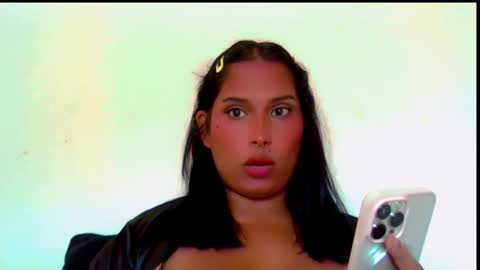 Snapshot of pocahontasexxy chatting on 10.10.25 DaniellaBaby online show from 10.10.25