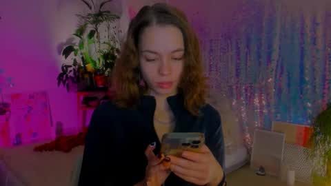 Snapshot of poli__ chatting on 12.20.24 Martha online show from 12.20.24