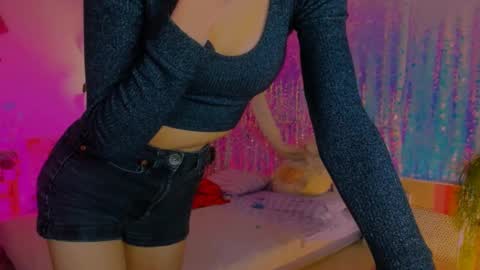 Snapshot of poli__ chatting on 01.01.25 Martha online show from 01.01.25
