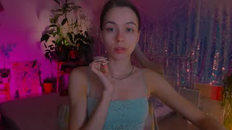 Snapshot of poli__ chatting on 01.06.25 Martha online show from 01.06.25
