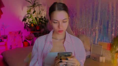 Snapshot of poli__ chatting on 01.10.25 Martha online show from 01.10.25