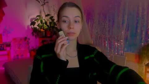 Snapshot of poli__ chatting on 02.09.25 Martha online show from 02.09.25