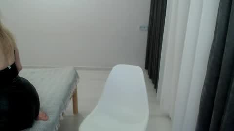 Snapshot of polinajones chatting on 02.06.25 PolinaJones online show from 02.06.25