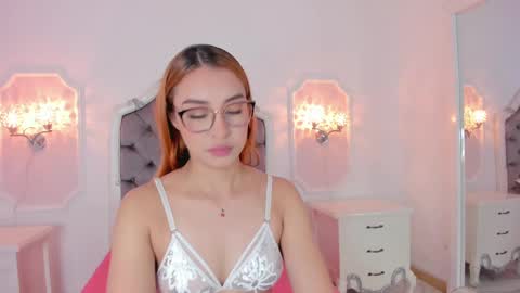 Snapshot of pollygrey_ chatting on 03.04.25 Carolina online show from 03.04.25