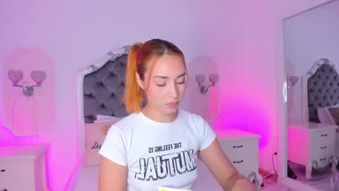 Snapshot of pollygrey_ chatting on 09.14.25 Carolina online show from 09.14.25