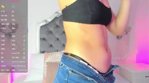 Snapshot of pollygrey_ chatting on 10.14.25 Carolina online show from 10.14.25
