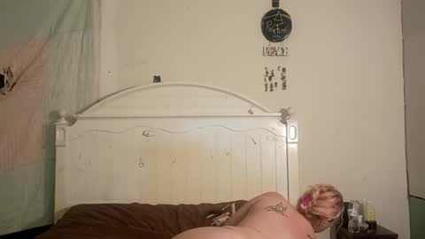 Snapshot of pookie157986 chatting on 10.14.25 pookie157986 online show from 10.14.25