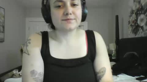 Snapshot of poppy_stax chatting on 10.18.25 Poppy Stax online show from 10.18.25
