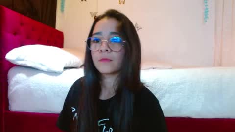 Snapshot of porcelainlux chatting on 02.12.25 porcelainlux online show from 02.12.25