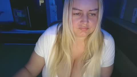 Snapshot of pornbusty chatting on 02.16.25 MelissOfficial online show from 02.16.25