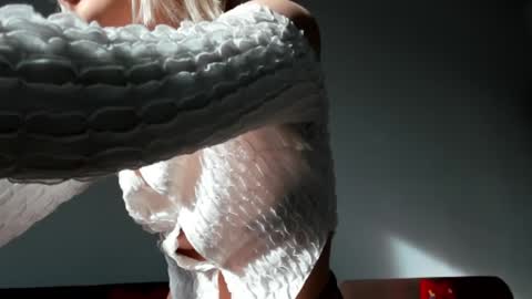 Snapshot of positivevibess chatting on 01.07.25 positivevibess online show from 01.07.25