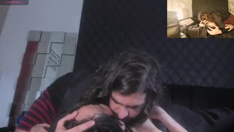 Snapshot of powercouplemix chatting on 02.22.25 Ravena Rozz online show from 02.22.25