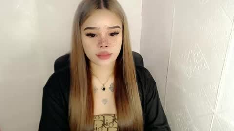 Snapshot of preciousangel69xxx chatting on 02.26.25 MAXXINE online show from 02.26.25
