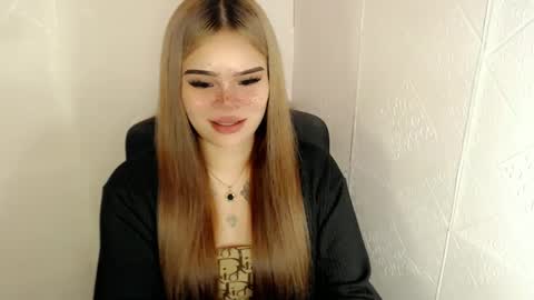 Snapshot of preciousangel69xxx chatting on 03.11.25 MAXXINE online show from 03.11.25
