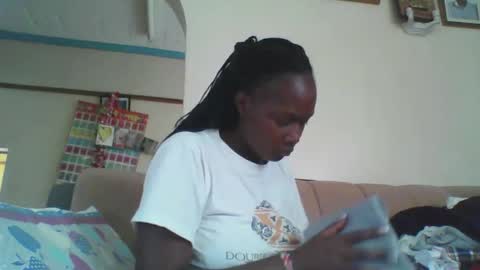 Snapshot of pretty_beib chatting on 09.26.25 Karol online show from 09.26.25