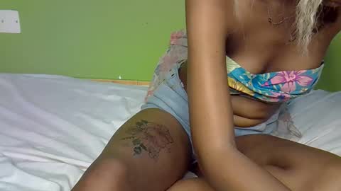 pretty_g2 online show from 10.15.25