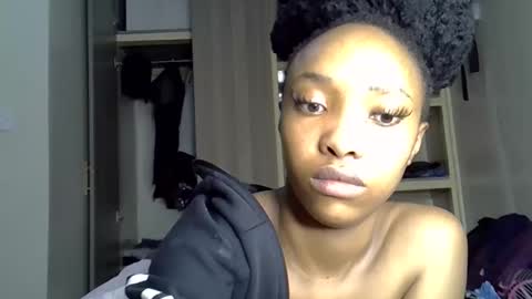 Snapshot of pretty_jazmine chatting on 09.16.25 Jaz online show from 09.16.25