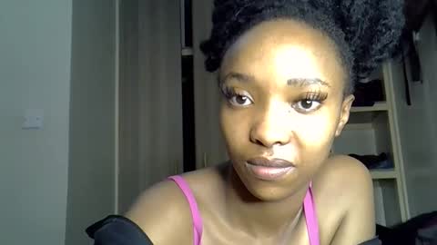 Snapshot of pretty_jazmine chatting on 09.17.25 Jaz online show from 09.17.25